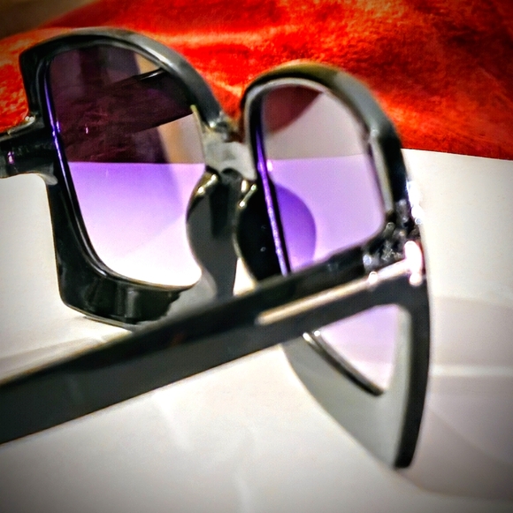 Full Eye Cover Rounded Squared Black Sunglasses W/ Purple Transition Lense - Picture 3 of 4